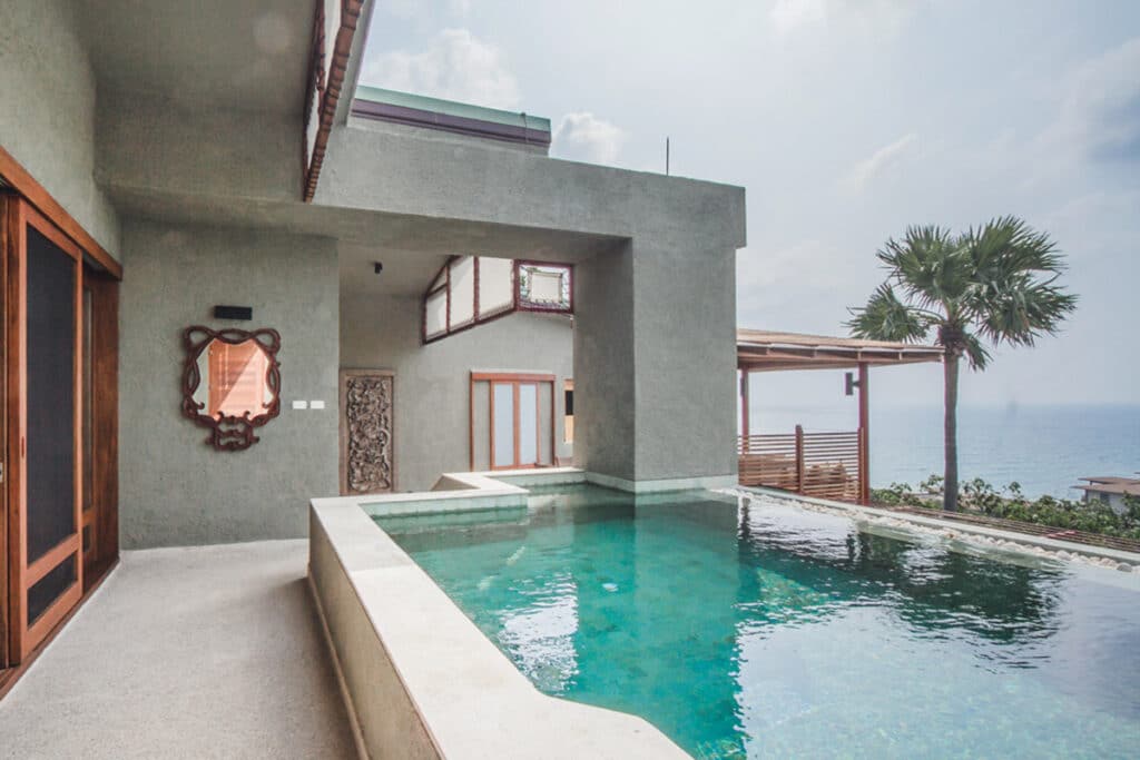 PENTHOUSE POOL SUITE